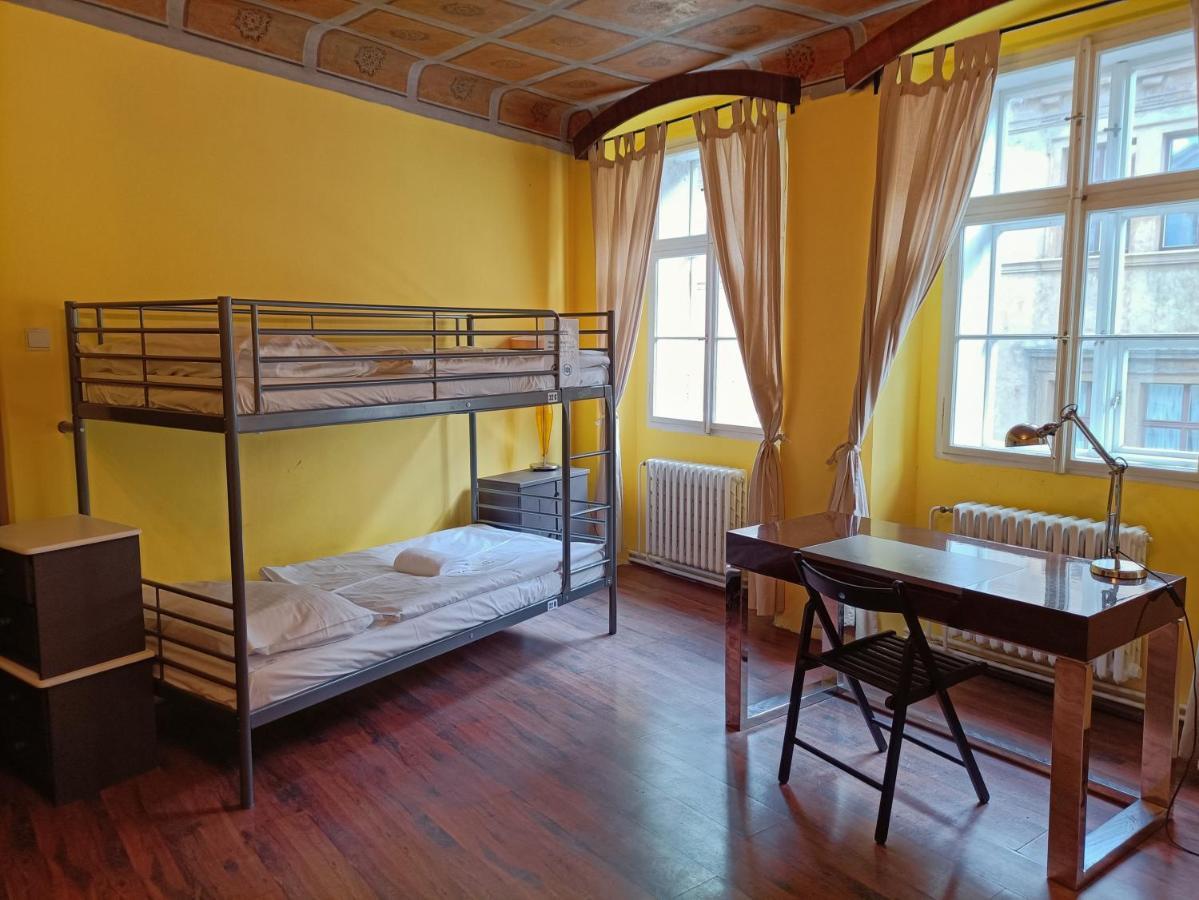 Charles Bridge Hostel & Apartments Prague Ngoại thất bức ảnh